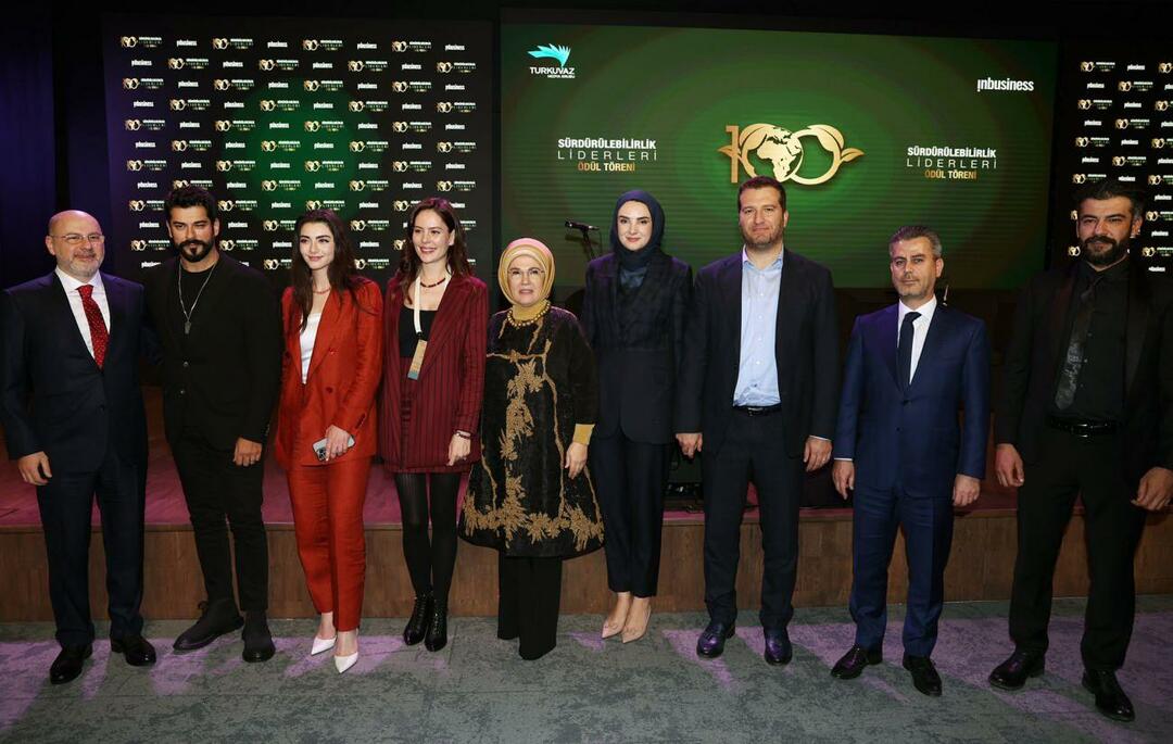 Emine Erdoğan ontmoette de spelers van Foundation Osman op de Sustainable Century Summit
