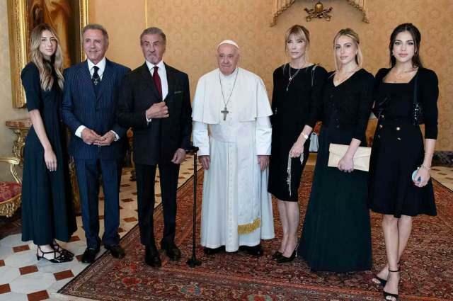 Sylvester Stallone en paus Franciscus 