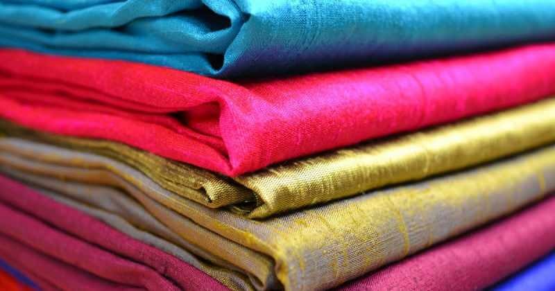 Hoe zijde stof schoon te maken? Trucs van het wassen van zijden kleding