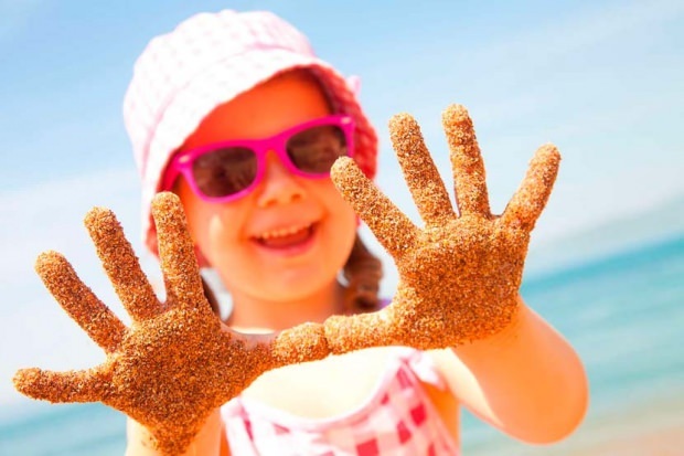 Hoe kies je een zonnebrandcrème? Zonnesteek en voorzorgsmaatregelen bij kinderen