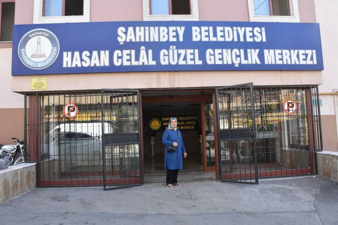 Zeliha Kılıç, die als stagiair naar de Şahinbey-faciliteiten kwam, bleef als onderwijzeres