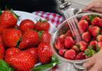 Hoe aardbeien wassen? Op deze manier aardbeien eten zorgt voor ontstekingen! Methoden voor het schoonmaken van aardbeien