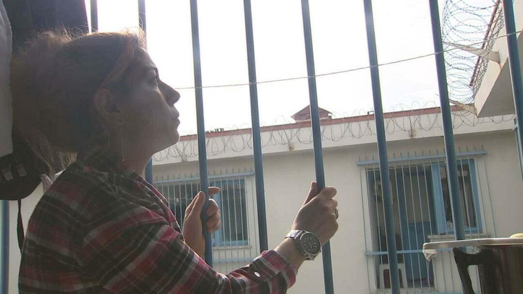 Het leven in de gevangenis door de ogen van vrouwelijke gevangenen Bahar staat voor de deur