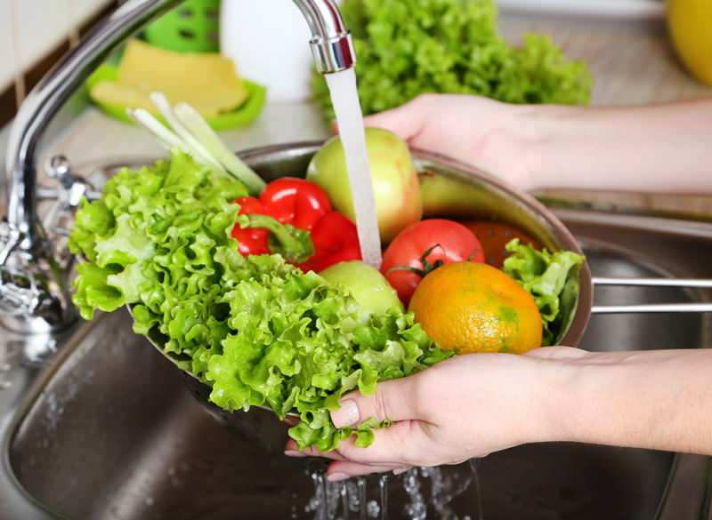 Hoe moeten groenten en fruit worden gewassen? Deze fouten veroorzaken vergiftiging!