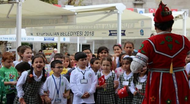 Kinderen begonnen met school met 500 jaar Ottomaanse traditie