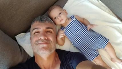 De zoon van Özcan Deniz is 9 maanden oud