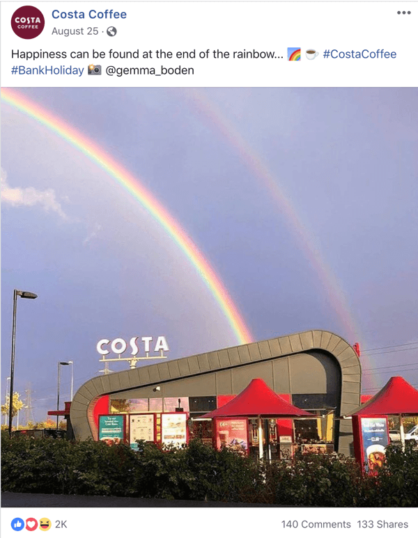 Voorbeeld van een Facebook-bericht dat UGC deelt van Costa Coffee.