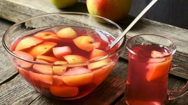 Heerlijk appelcompote recept in zomerse hitte! Hoe maak je appelmoes?
