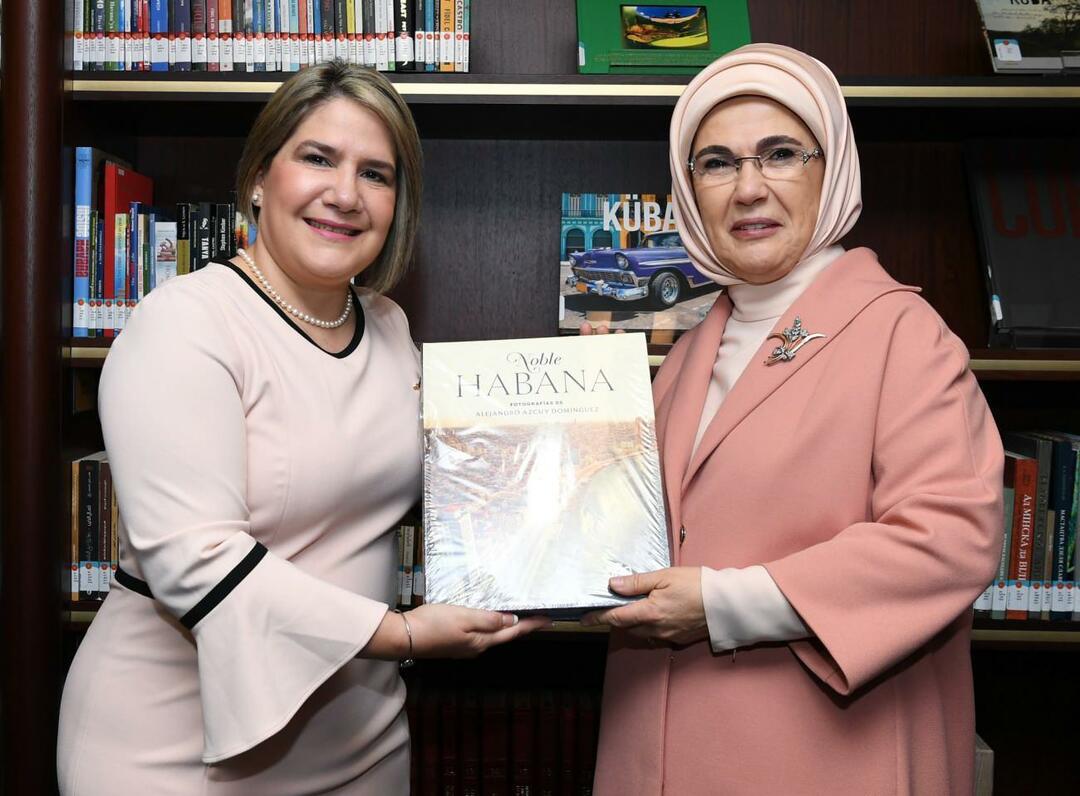 Emine Erdogan en Lis Cuesta Peraza