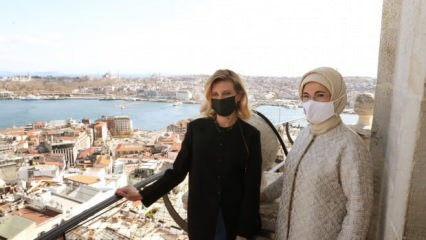 First Lady Erdoğan en de vrouw van de Oekraïense president Zelensky, Olena Zelenska, bezoeken Galata