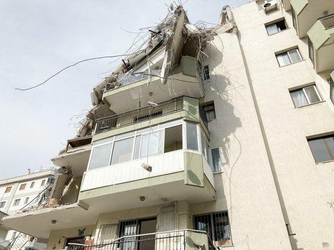 Waarop moet worden gelet na een aardbeving?