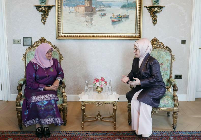 Maimunah Mohd Sharif, uitvoerend directeur van de Verenigde Naties, bedankte Emine Erdoğan