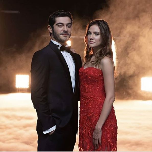 Wie zitten er in de cast van de tv-serie Maraşlı? Wat is het onderwerp van de tv-series van Maraşlı?