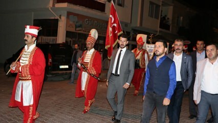De burgemeester van Nevşehir tilde de mensen op met het team van mehter