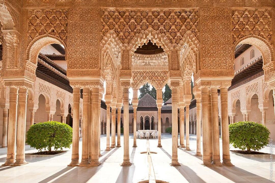 Alhambra paleis binnenplaats
