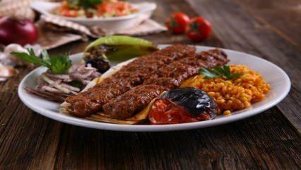 Hoe maak je echte Adana-kebab? Zelfgemaakt recept van Adana-kebab