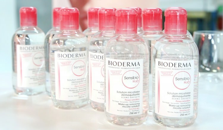 Gebruikt iemand de micellaire waterzuiveraar Bioderma Sensibio H2O? Bioderma make-up verwijderingswater