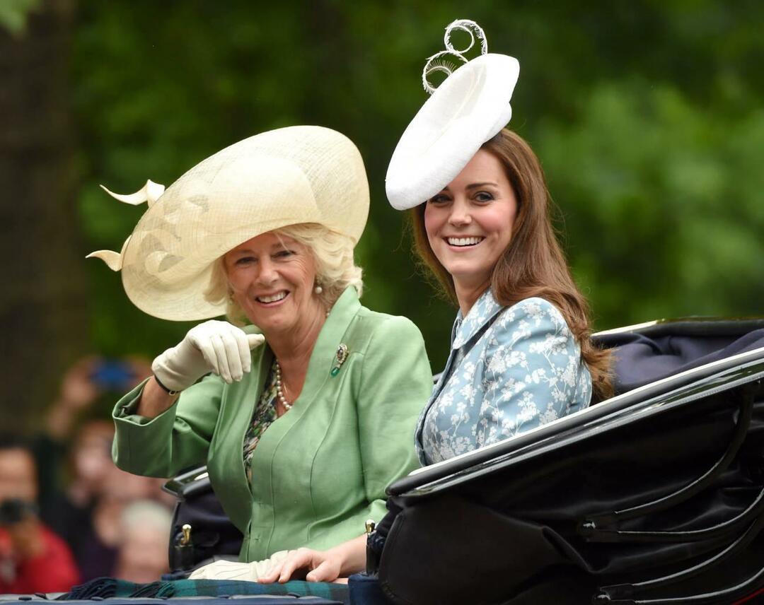 Kate Middleton en Camilla, koningin van Engeland 