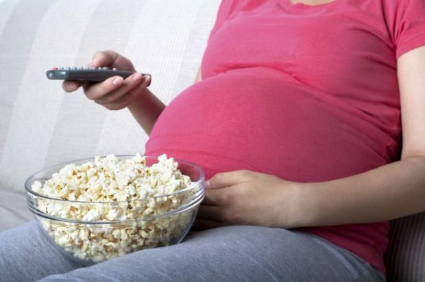 Kunnen zwangere vrouwen popcorn eten?