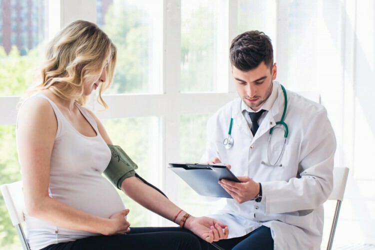 Wat moet de bloeddruk zijn tijdens de zwangerschap? Symptomen van hoge bloeddruk en vallen tijdens de zwangerschap