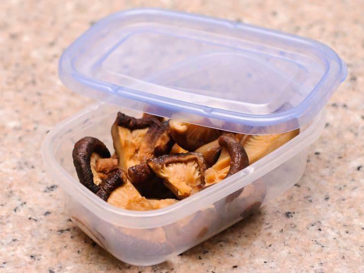 Hoe lang blijven verse champignons in de koelkast?