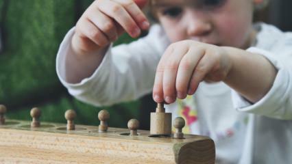 Wat is Montessori-onderwijs? 29 educatief materiaal dat de zintuigen van kinderen verbetert