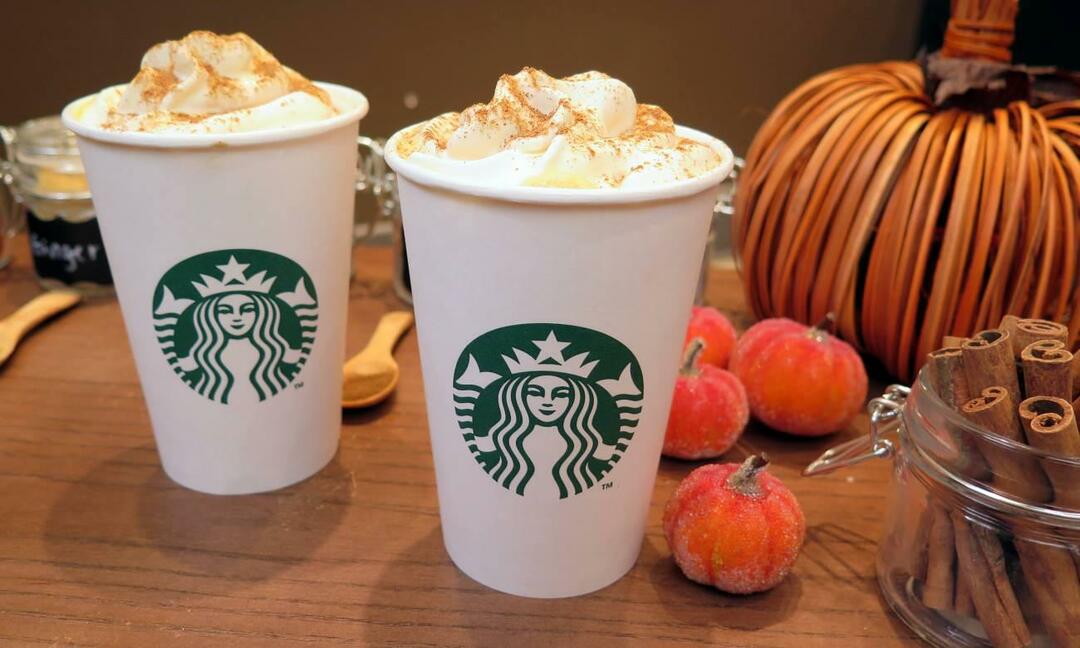 Hoeveel calorieën in Pumpkin Spice Latte? Zorgt pompoen latte ervoor dat je aankomt? Starbucks Pumpkin Spice Latte