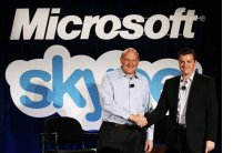 Skype verkocht voor 8 miljard dollar aan Microsoft en Steve Ballmer ziet er extatisch uit