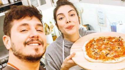 Deniz Baysal, de actrice van de servantserie, en haar man maakten thuis pizza!