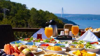 Waar zijn de beste ontbijttentjes in Istanbul? Suggesties voor ontbijtplekken verweven met de natuur...