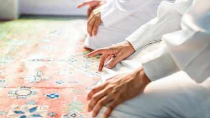 Het decreet om de wijsvinger op te steken in gebed! Waarom wordt de martelaarschapsvinger verwijderd in tahiyyat?