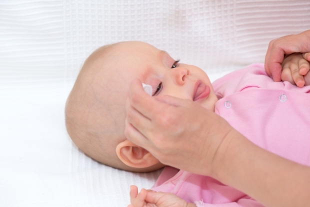 Hoe bramen bij baby's verwijderen?