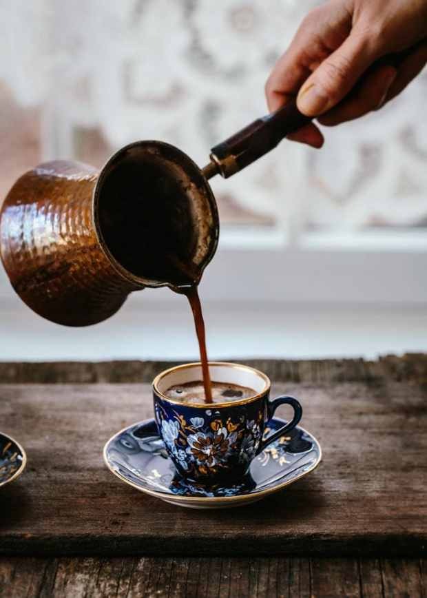 Turks koffiedieet dat cellulitis verwijdert