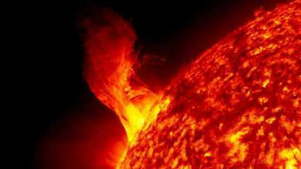 Wat is een zonnevlam? Wat zijn de effecten en gevolgen van de zonnevlam op de wereld?