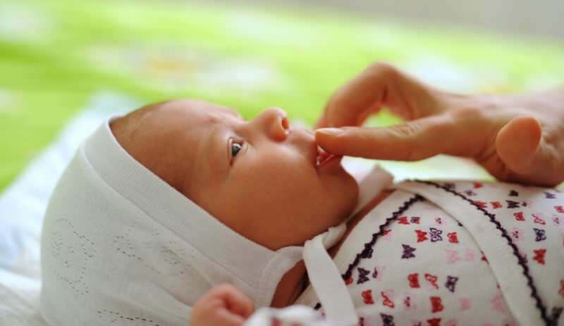 Symptomen en behandeling van spruw bij baby's! Hoe is spruw bij baby's?