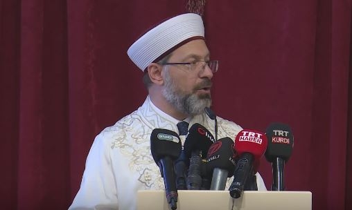 Hoofd van religieuze zaken, Erbaş: We zullen tarawih-gebed verrichten met 300 duizend mensen