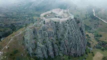 Awakening Waar is het kasteel van Kuvel in de Grote Seltsjoek? Het belang van Kasteel Kuvel in de geschiedenis
