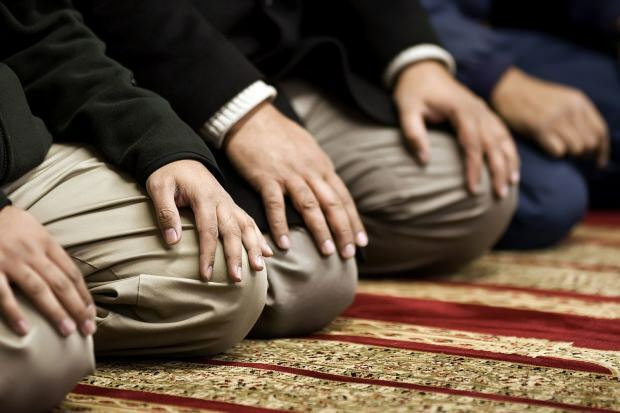 Surah las respectievelijk in gebed