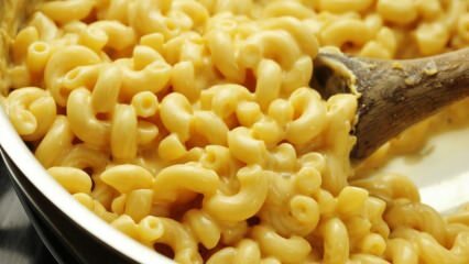 Hoe wordt pasta verwarmd? Wat moet er worden gedaan om te voorkomen dat pasta klonterig wordt?