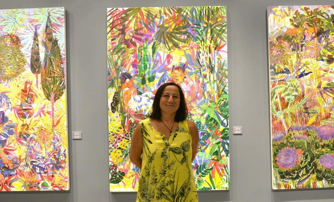 De schilderijententoonstelling 'Secret Gardens' van Zeliha Akçaoğlu is in de Ziraat Bank Çukurambar Art Gallery