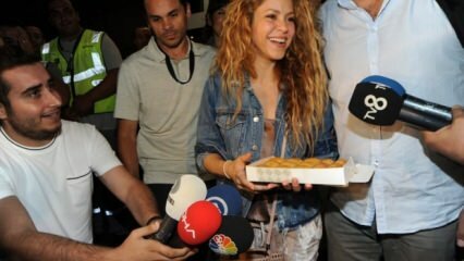 Geruit welkom bij Shakira die naar Istanbul kwam