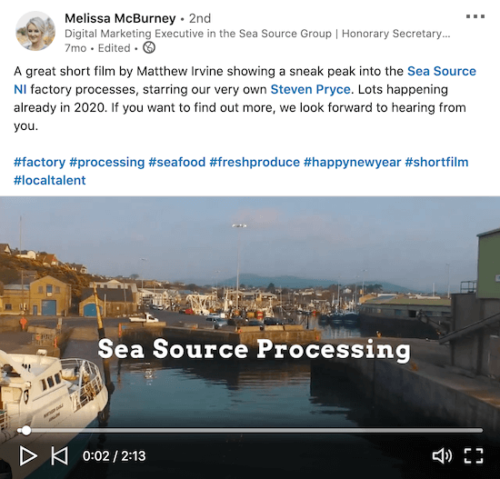voorbeeld van een linkedin-video van melissa mcburney van de sea source group met enkele beelden achter de schermen van hun fabrieksprocessen