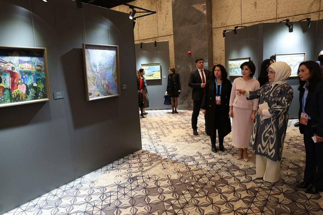 Emine Erdoğan bezocht de Uzbekistan Colors Exhibition in Samarkand