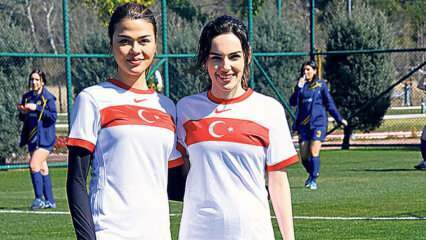 Yağmur Tanrısevsin en Aslıhan Karalar speelden een speciale wedstrijd met het nationale damesvoetbalteam!