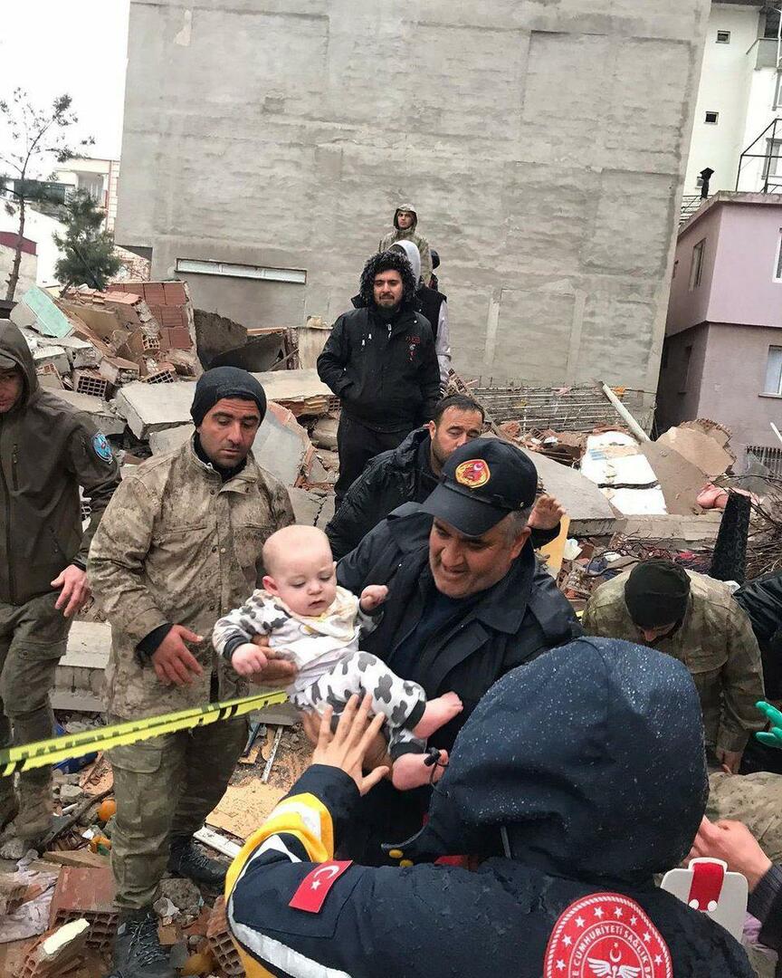 Bahadır Yenişehirlioğlu zei dat we zullen blijven werken tot de laatste overlevende van de ramp