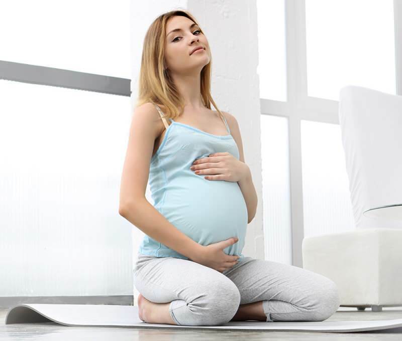 Gaat de navelstreng voorbij tijdens de zwangerschap? Bruine buiklijn