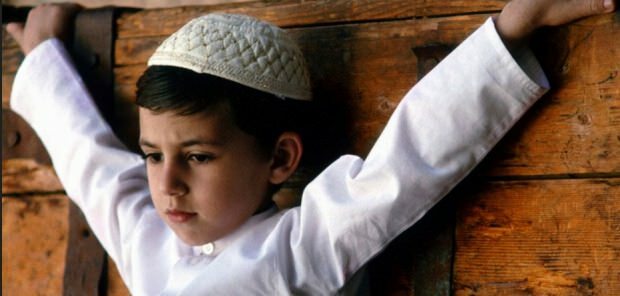 Wat moet er gebeuren met het kind dat niet bidt?