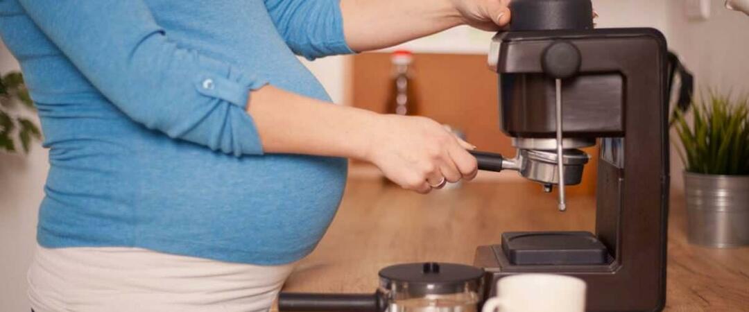 Een halve kop koffie per dag tijdens de zwangerschap verkort de lengte van het kind met 2 cm
