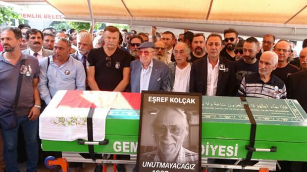 Eşref Kolçak's begrafenis