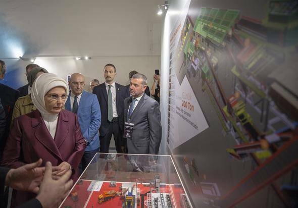 First Lady Erdoğan bij de opening van het transformatieproject in Kentpark!